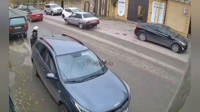 в Каспийске из-за ребёнка ДТП, девочка скрылась "шпион", с место происшествия😃