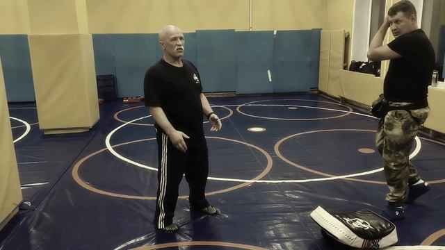 Уличная техника защитно атакующих действий.В.Н.Крючков