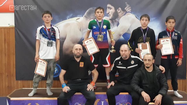 Первенство Дагестана по вольной борьбе среди юношей завершилось в Казбековскомй районе