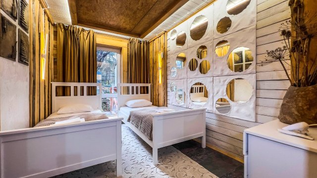 Дом с дизайном в лесу Архыза