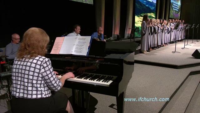 Известна мне церковь живая