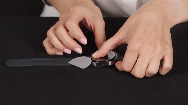 Как правильно клеить защитную пленка на смарт-часы.