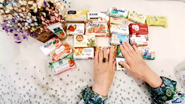 АСМР ШУРШАНИЕ. РАСКЛАДЫВАЮ И ПЕРЕБИРАЮ МЫЛО. ШУРШУ УПАКОВКОЙ.