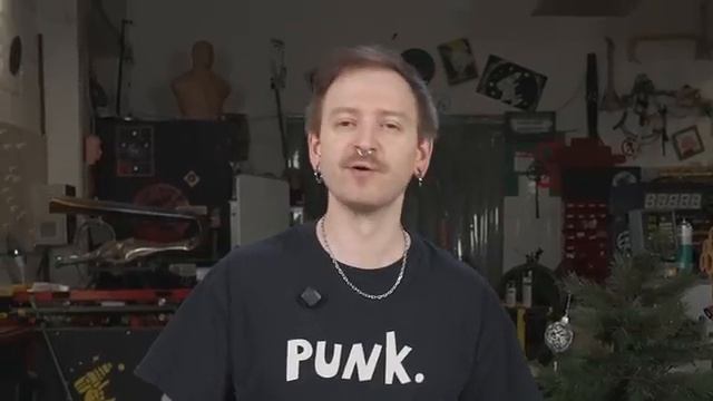 ДЕРЬМОВЫЕ ИНСТРУМЕНТЫ_ ЭТОТ ДИСК ЗАМЕНИТ БЕНЗОПИЛУ_.mp4