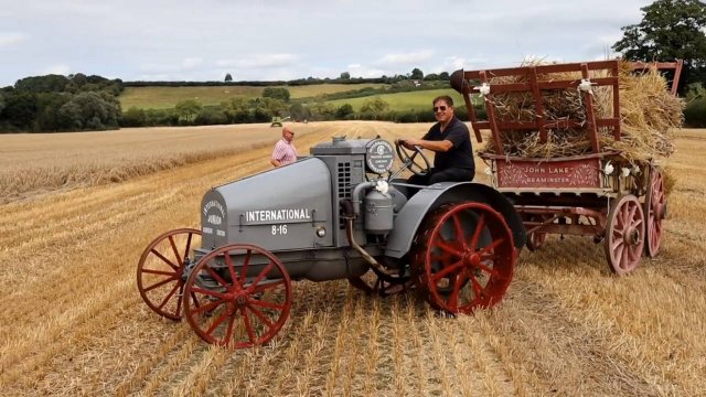 ЭТО ВИДЕО НАБРАЛО 1 МЛН ПРОСМОТРОВ! Трактора 1950-ых! Как новые! #58