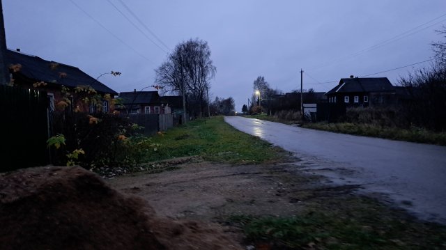 Я уже у мамы в деревне ! Занимаемся делами , вечерами вяжем