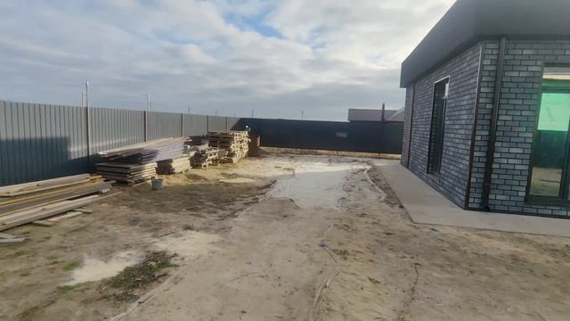 Дом 131.5 м2, на участке 6 соток.