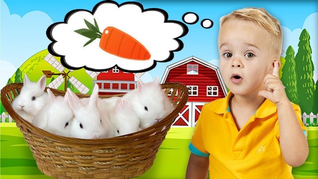 Крис и мама кормят животных на ферме!