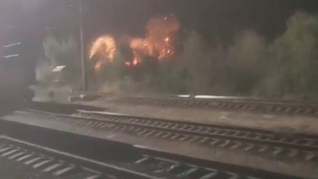 Появились кадры атаки БПЛА на Ростовскую область. Повреждена Железная дорога. Новости 10.11.2025