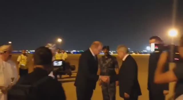 Шойгу прибыл в Оман для переговоров по вопросам безопасности с высшим руководством страны 11 ноября