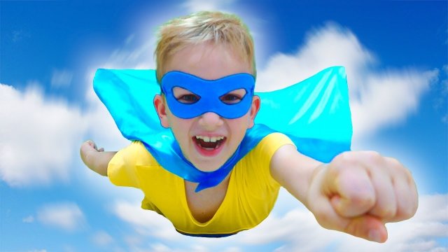 Влад хочет летать как супергерой!