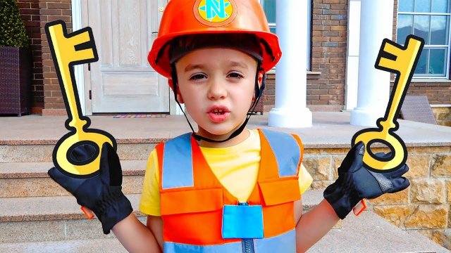 Ники в гигантском надувном лабиринте челлендж!