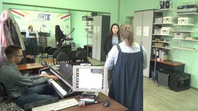 In A Mellow Tone -6я. Импровизируем, работаем с характером звука. Скэт. Полина Янгель.  Эстрадное пе