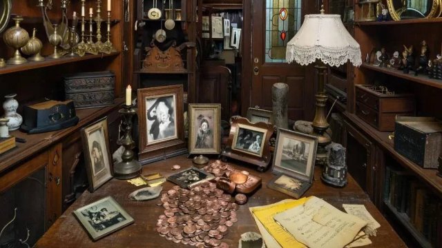 Антикварная лавка