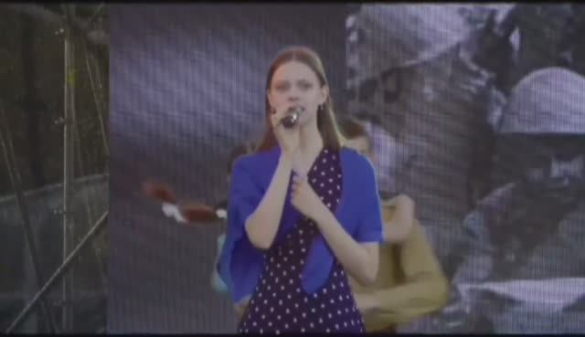 Тарасова Анастасия. "Синий платочек"