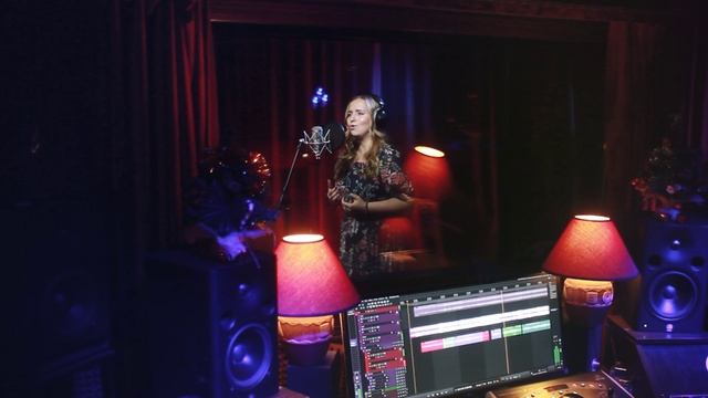 НЕ ЗАБЫВАЙ (Ю.Антонов, М.Танич) - Анастасия  Балыбердина