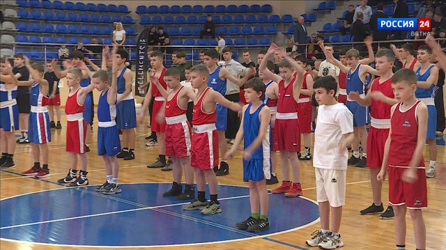 Звезда бокса Павел Сосулин провёл мастер-класс для юных кировских спортсменов