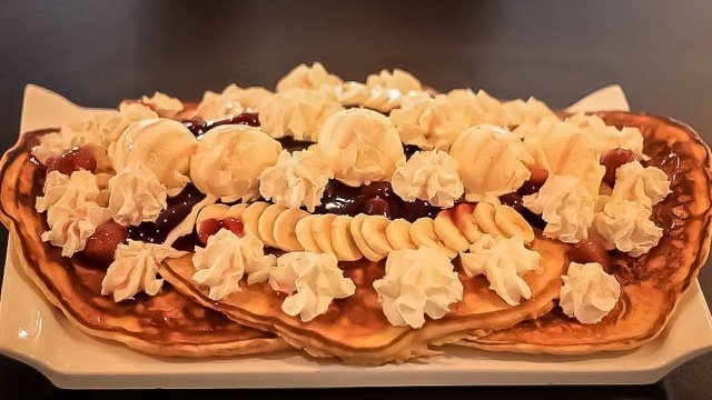 1. Испытание : гигантские блины | Giant pancake challenge