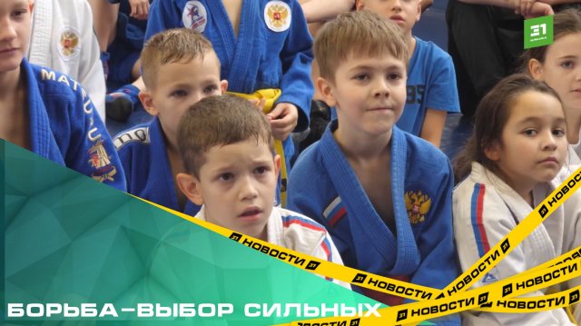 Борьба - выбор сильных. В Челябинске прошли соревнования по троеборью