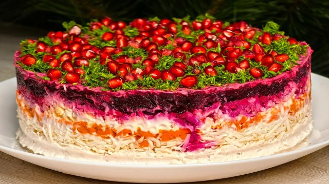 Салат «ГЕНЕРАЛЬСКИЙ»! Его НИКТО не знает и не ГОТОВИТ! Вкуснее не ПРИДУМАТЬ — настоящее ЧУДО🥗