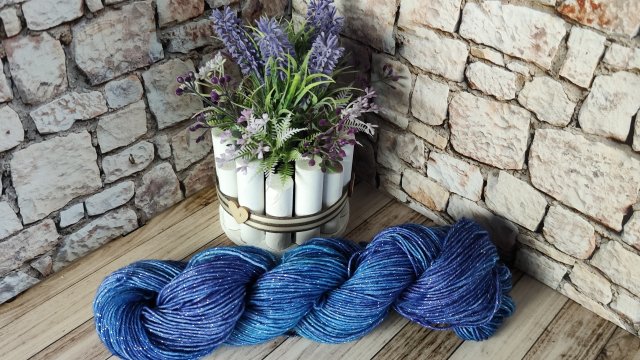 Красим пряжу // Наши художественные эксперименты