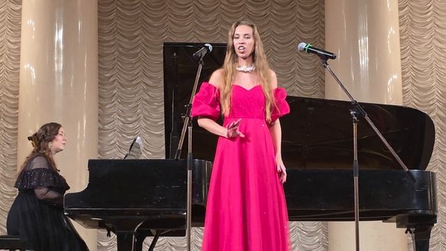 Любовь Казарновская, академик РАЕН на юбилее, и Розита в исполнении звездочек Молодая Опера