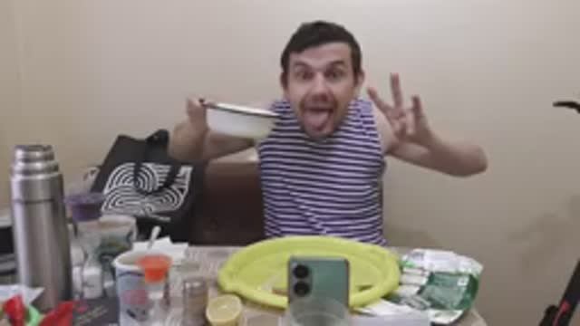 Мукбанг обжор / домашняя уха  / передаю приветы Шейхам