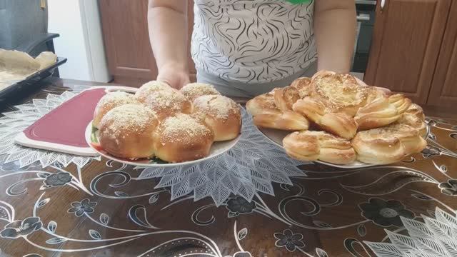 Пышные булочки к чаю! Получилось очень вкусно!