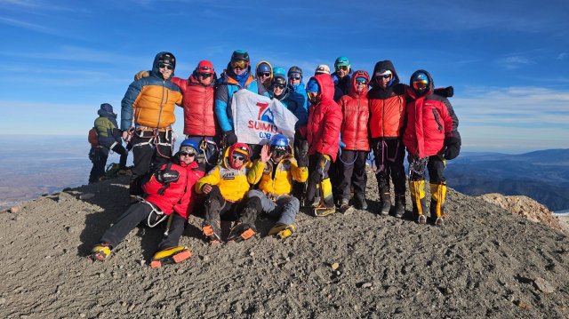 Фрагменты восхождения группы Клуба 7 Вершин на вершину вулкана Орисаба