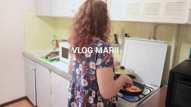 Жизнь женщины после развода в дождливый ноябрь. Спешу домой, вечер проведённый с 20:15 до 23:15.