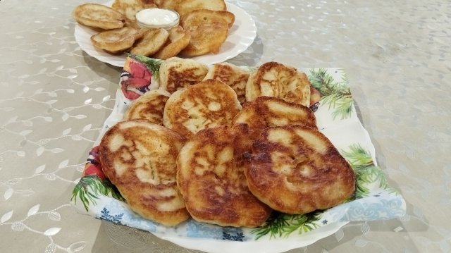 Рецепт пышных оладий на воде и дрожжах