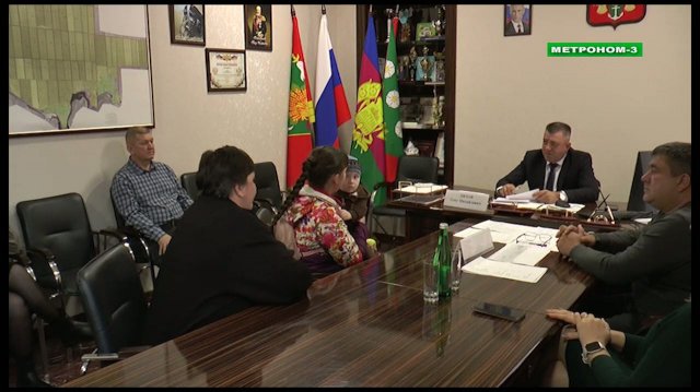ОЛЕГ ЛЯХОВ И.О.ГЛАВЫ ТБИЛИССКОГО РАЙОНА ПРОВЁЛ ПРИЁМ ГРАЖДАН В СЕЛЕ ВАННОВСКОМ