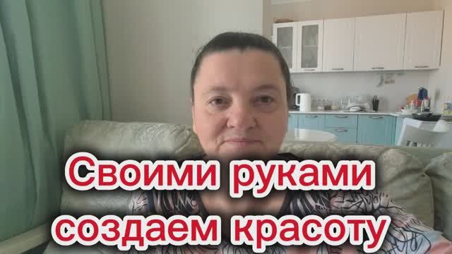 Показываю как из яичного лотка можно делать новогодние игрушки.
