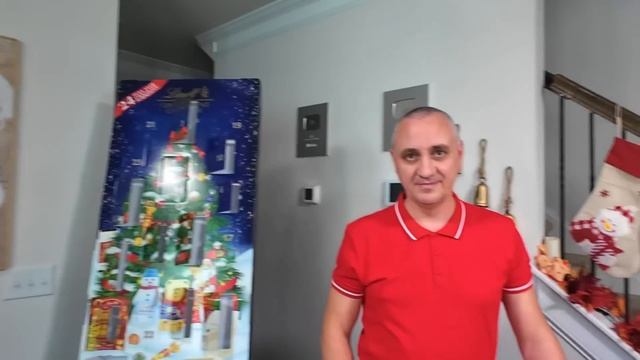Купили ГИГАНТСКИЙ адвент календарь за $200! Распаковка Рождественских вкусняшек в США