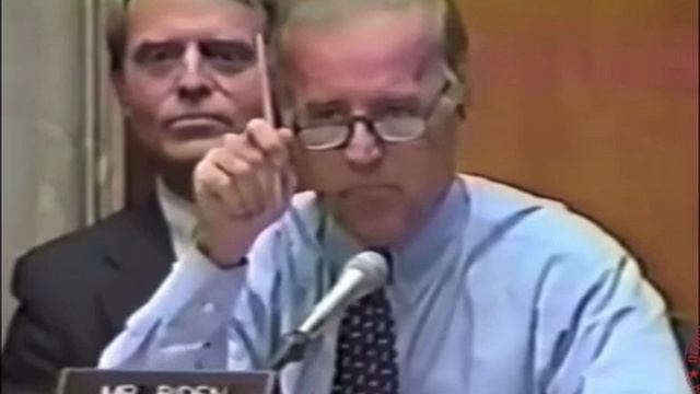 С подачи Байдена бомбили Югославию