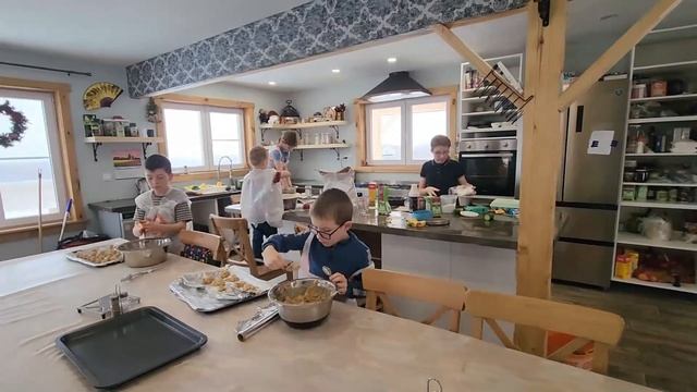 Ep.202 They Are Getting Their Hands Dirty (Russian Subtitles)