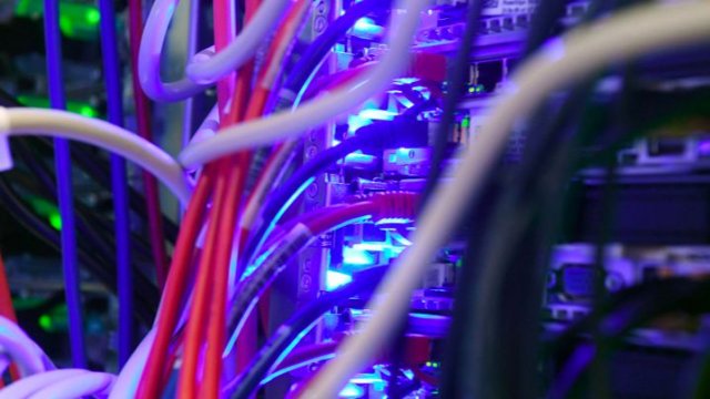 Сбои в работе интернета в регионах РФ "Ростелеком" объяснил аварией