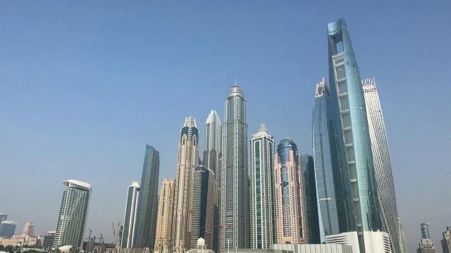 В Дубае открылся отель высотой 377 метров.