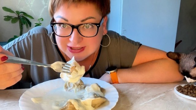 С УТРА ХОЧУ МЯСА😉/НУ,где Тут ЗНАТОКИ ПО СОСТАВУ СВИНЫХ УШЕЙ⁉️/МУУБАНГ С КОШКОЙ