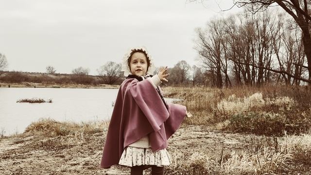 Н. Некрасов Славная осень! (отрывок из стихотворения "Железная дорога") Исп. Елизавета Кисс (5 лет)