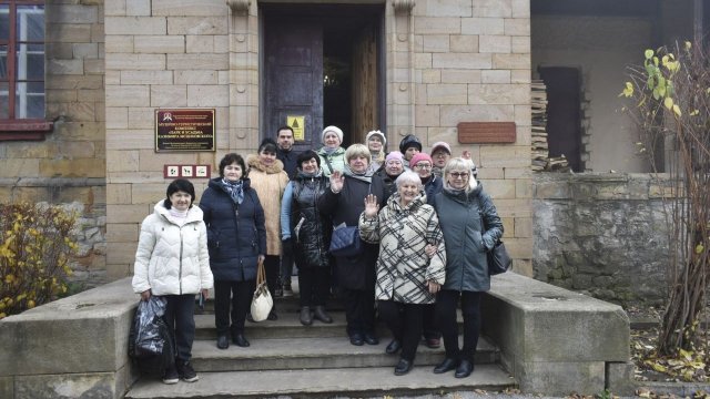 Участники проекта "Активное долголетие" побывали на экскурсии в усадьбе Казимира Мсциховского