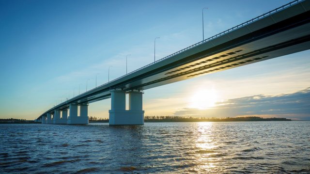 За месяц по новому мосту через Обь проехало 100 тысяч машин