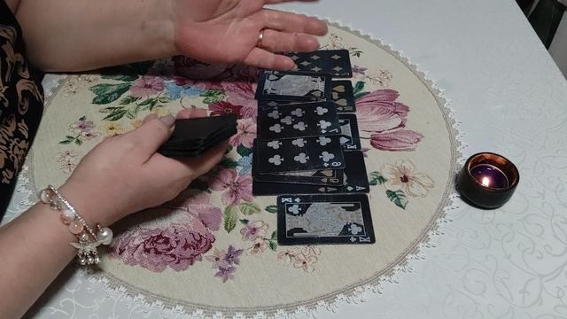 Одинокий мужчина на выборе