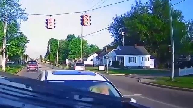 Зафтыкала в телефон