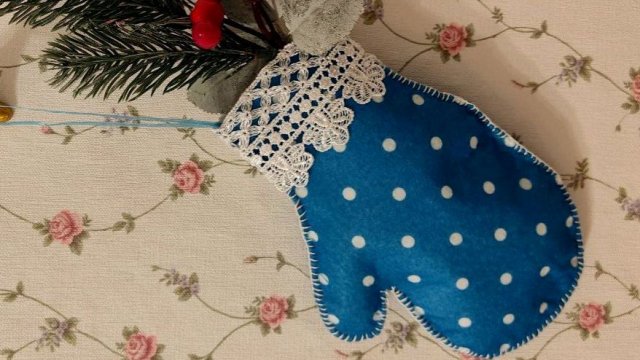 Новогодняя рукавичка