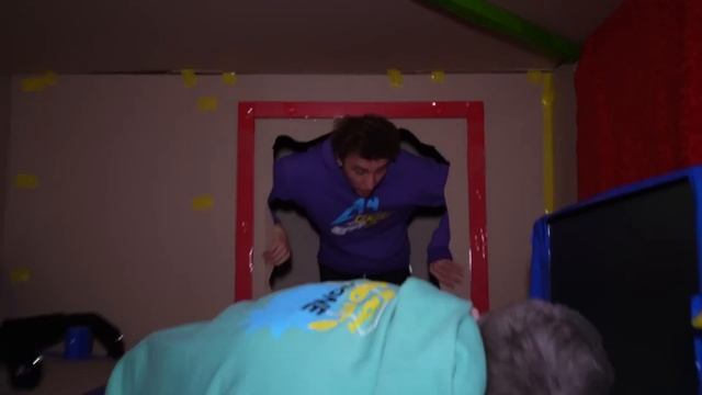 24 часа в КАРТОННОМ ДОМЕ ПРИЗРАКЕ ! 👻📦