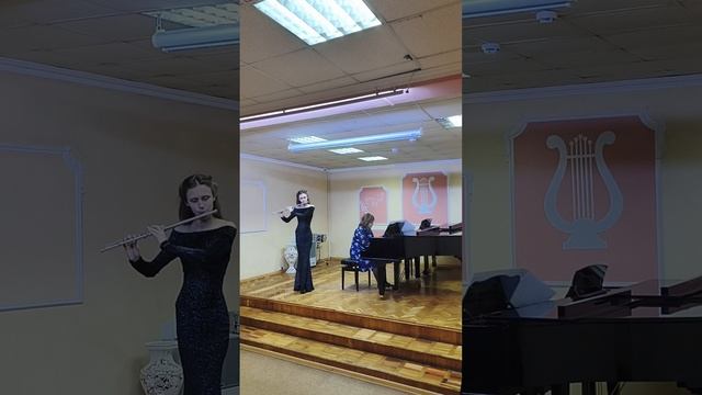 Егорова Василиса 14 лет флейта Ф. Шопен " Вариации на тему Россини"