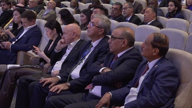 В МОСКВЕ ПРОШЕЛ МЕЖДУНАРОДНЫЙ ФОРУМ ИНОСТРАННЫХ ВЫПУСКНИКОВ СОВЕТСКИХ И РОССИЙСКИХ ВУЗОВ