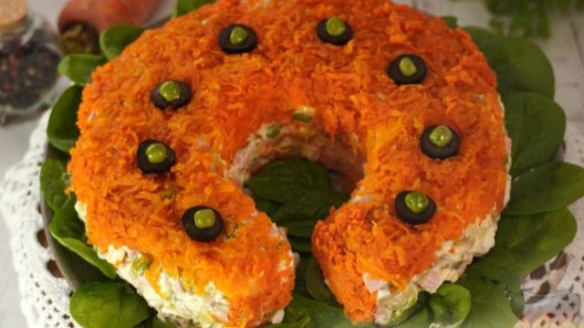 Получится у всех. САЛАТ "ОЛИВЬЕ" В ВИДЕ ПОДКОВЫ