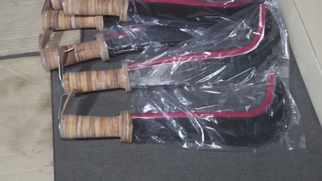 Процесс изготовления ножа для резки кокосов